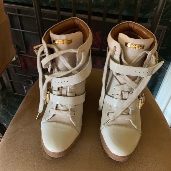 Michael Kors Wedge Boot - Picture 1 of 4